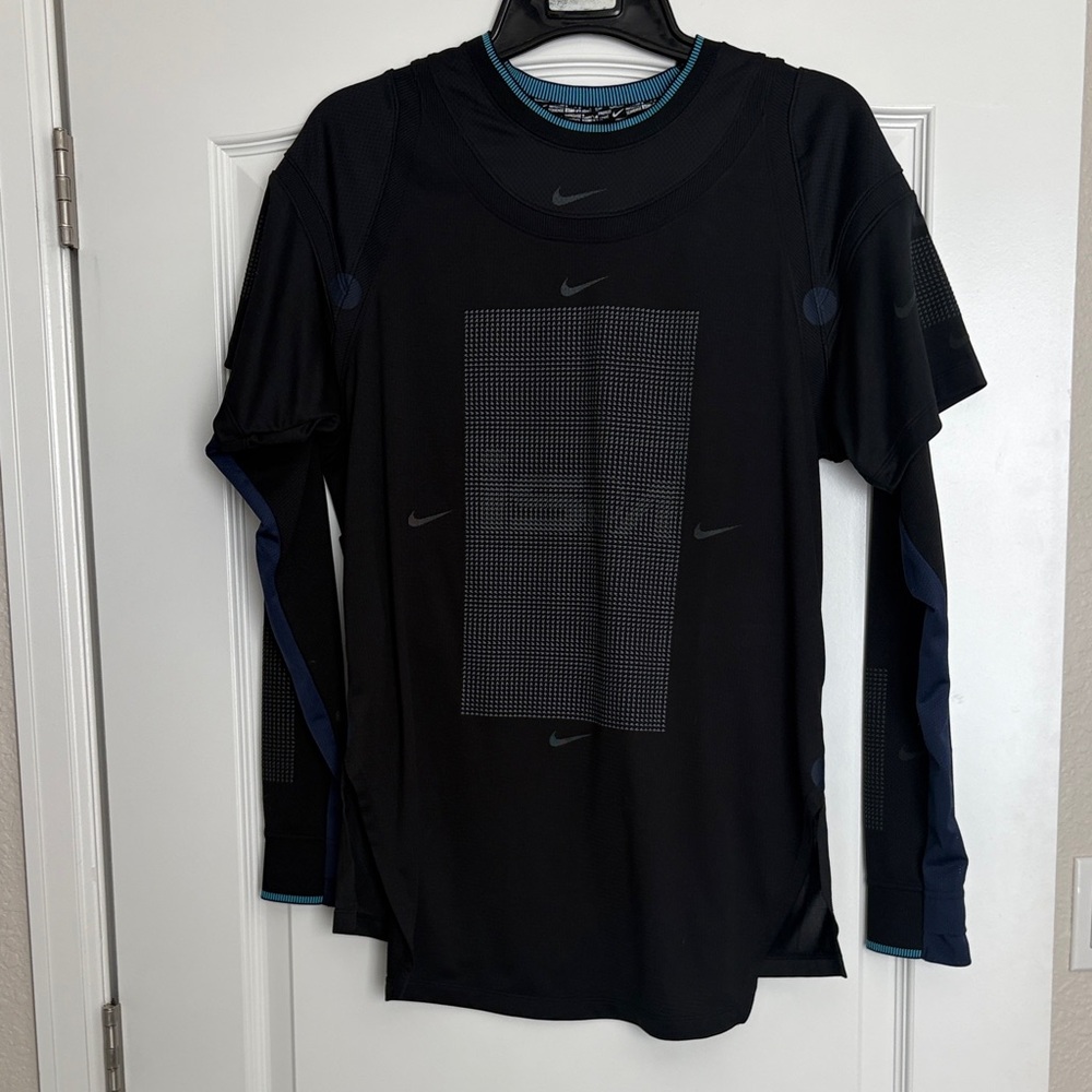 Nike ISPA Long Sleeve Tee